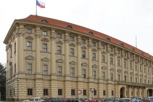 В МИД Чехии выступают за продолжение санкций против РФ