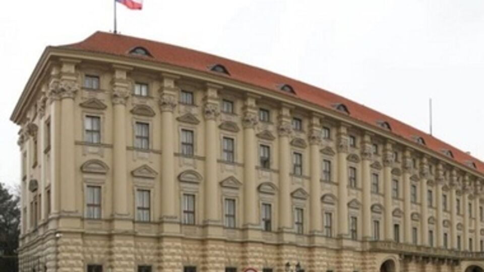 В МИД Чехии выступают за продолжение санкций против РФ
