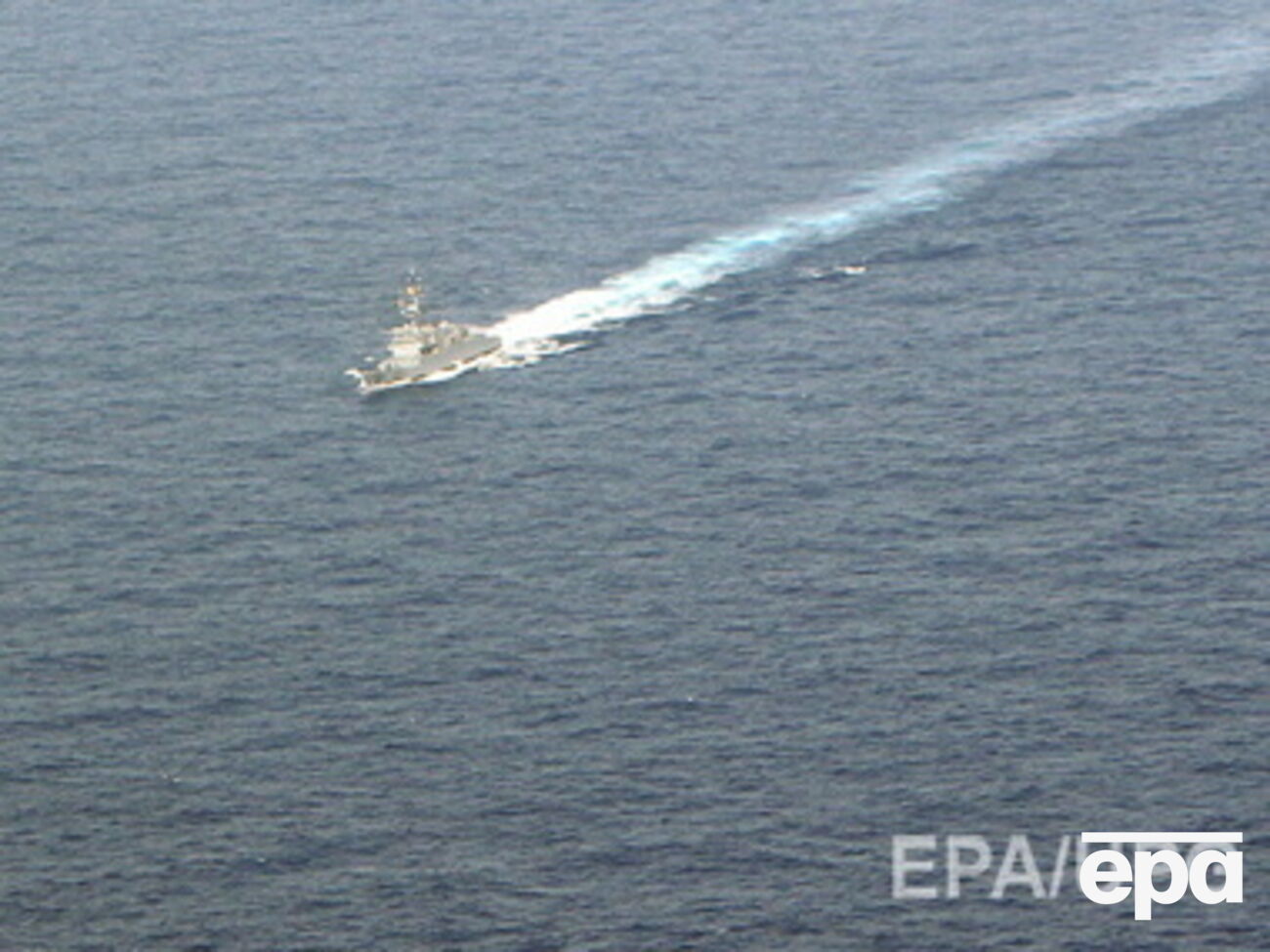 Капитана и экипаж судна допрашивают