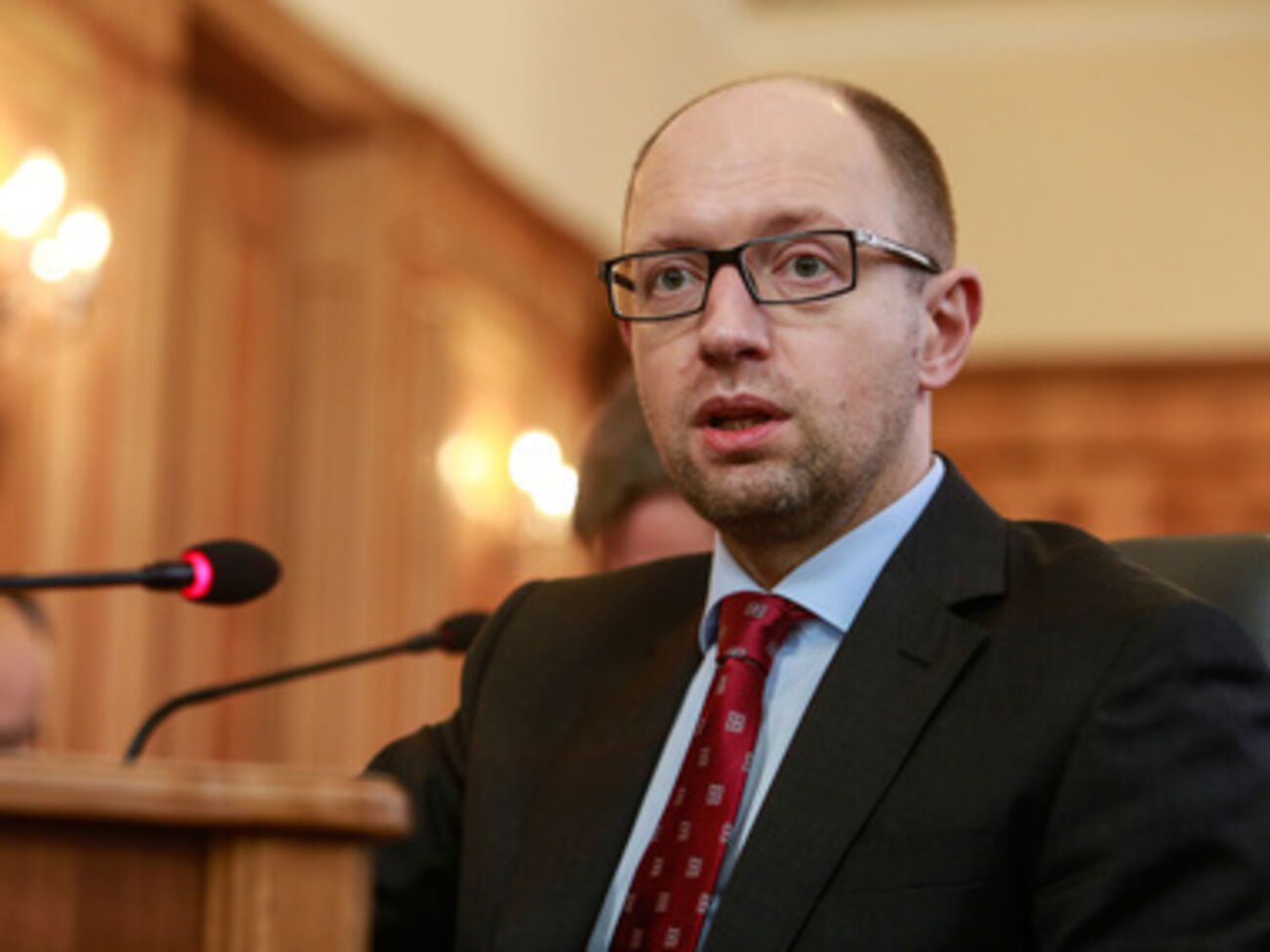 Арсений Яценюк ---&nbsp;Будут сидеть в парламенте, пока не будет на табло 226 голосов