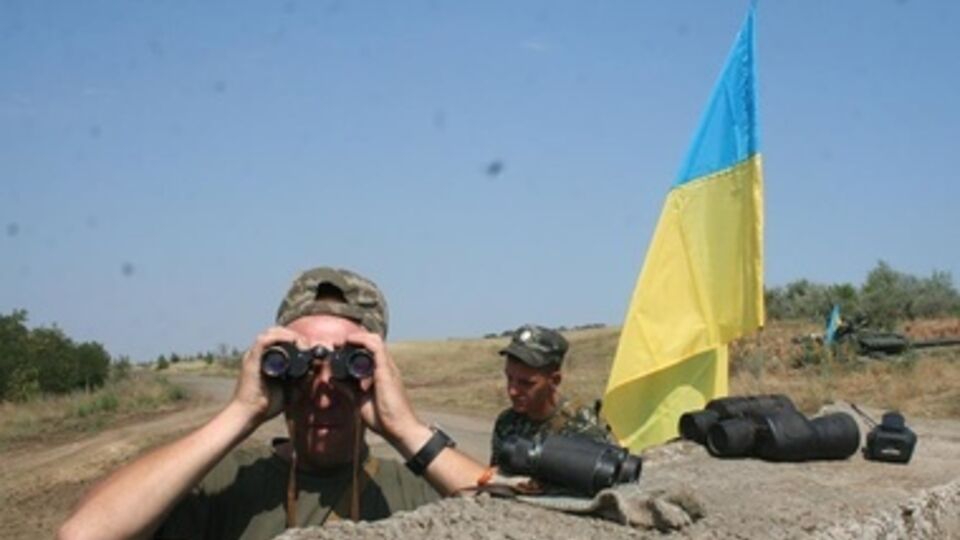 Местные жители часто просят украинских военных подарить им флаг