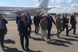 Меркель прибыла в Киев для встречи с руководством государства