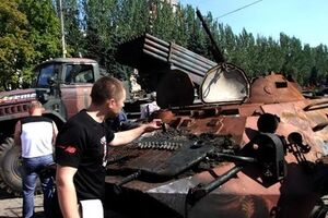 Техника, утверждают боевики, отбита у украинских силовиков