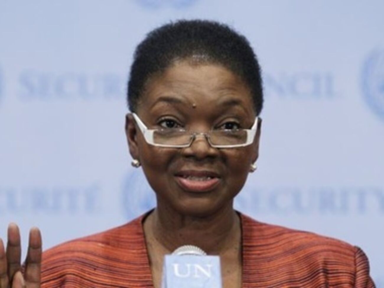 Валери Амос