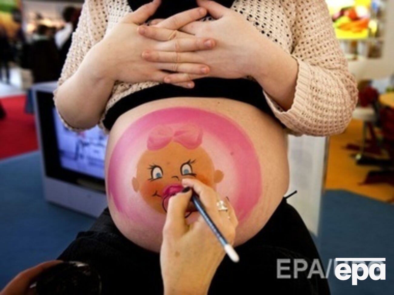 C 1 июля 2014 года размер помощи при рождении первого ребенка был увеличен до 41 тыс. 280 грн