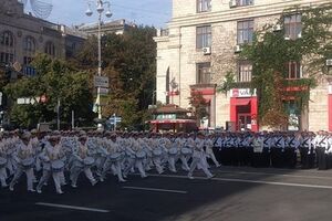 В Киеве начался парад