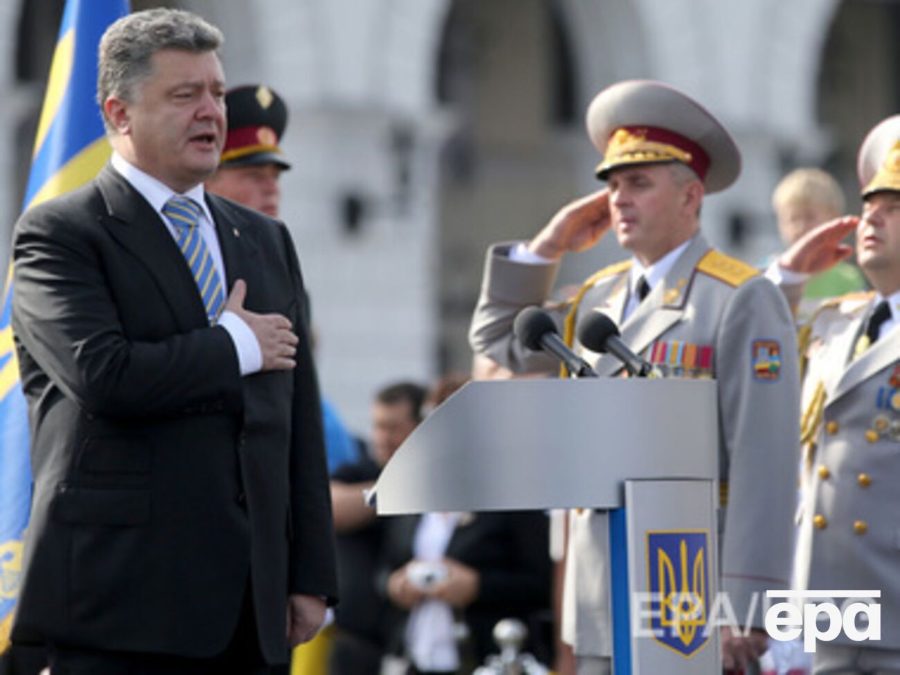 Петр Порошенко поздравил украинцев с праздником