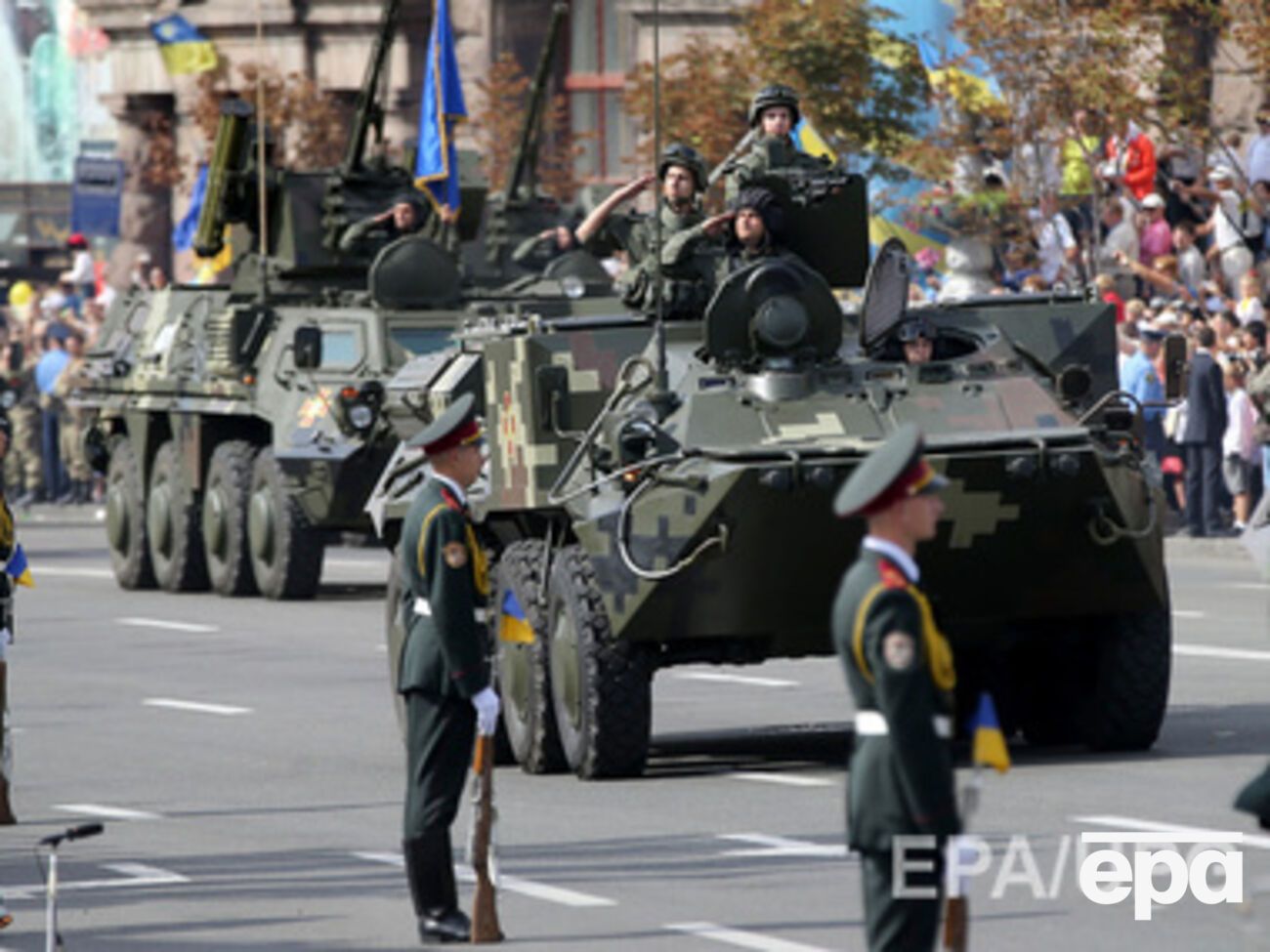 Техника, которая принимала участие в параде, завтра поедет на восток