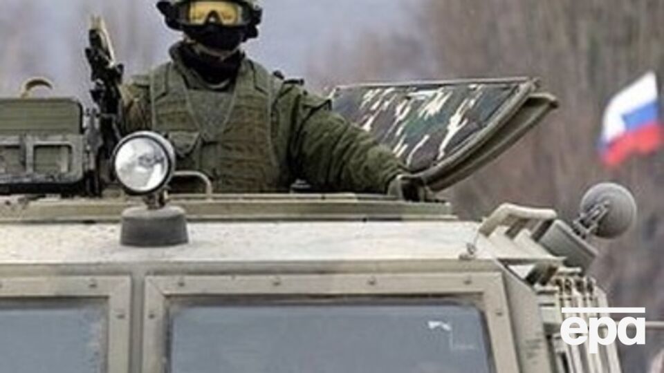 СМИ: В Амвросиевку вошла колонна из 250 единиц российской бронетехники и артиллерийских установок