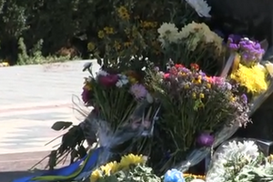 Проукраинским активистам разрешили возложить цветы