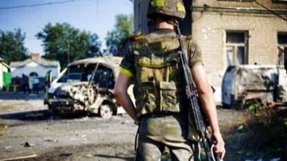 Батальон "Донбасс" вместе с отдельной ротой мотострелков и ротой "Днепр" уже шестой день удерживает Иловайск