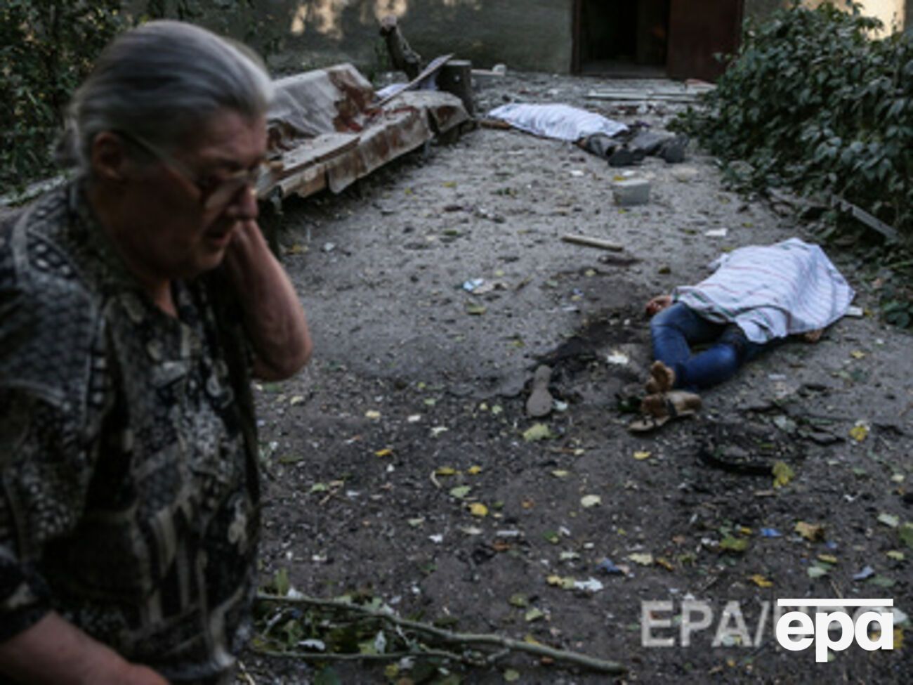 В пресс-центре АТО заявили, что боевики расстреливают пленных и местных жителей