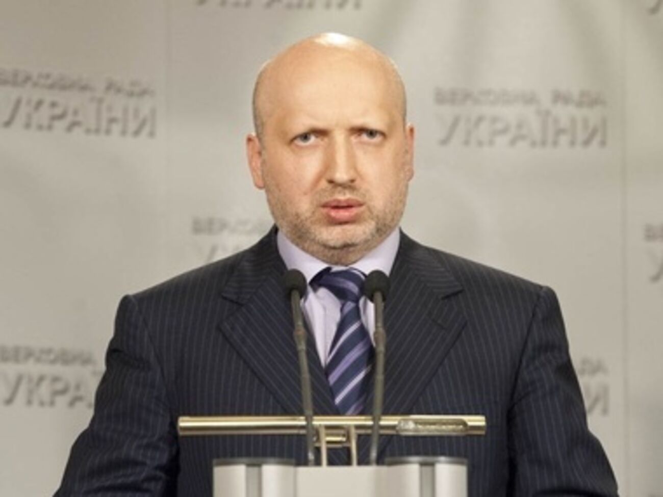 Турчинов считает, что дипломатия не поможет остановить войну