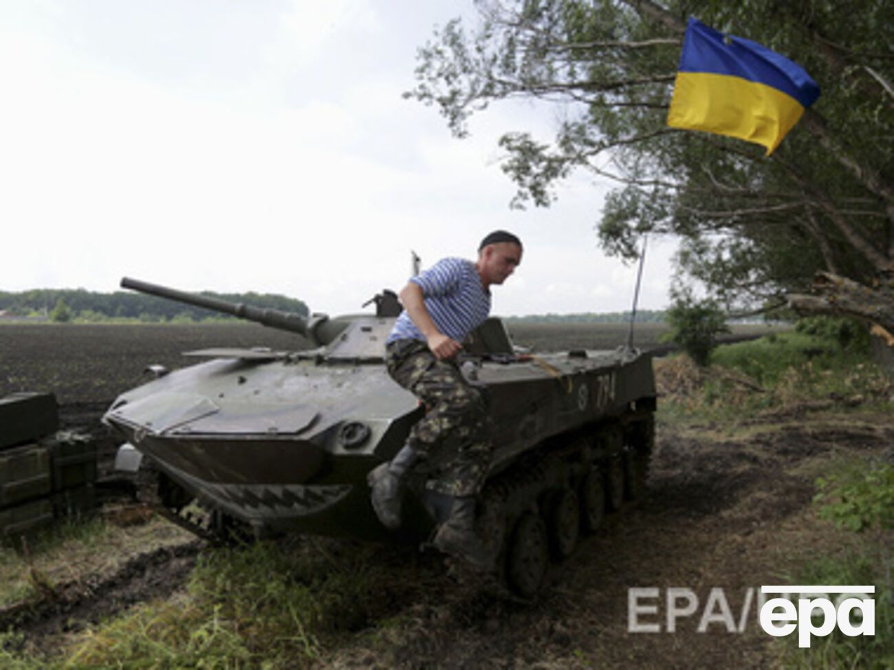 На одном из блокпостов в районе Донецка силы АТО остановили танки и БМП боевиков