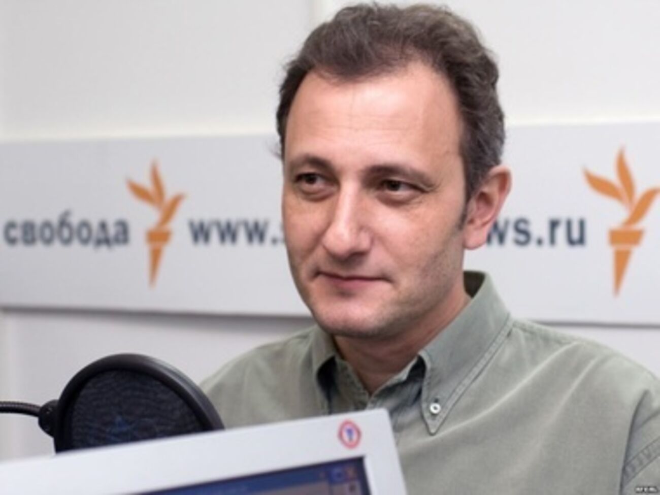 Павшие империи --- будь то Римская, Британская, Российская (она же советская), --- как и нервные клетки, не восстанавливаются, считает Колесников