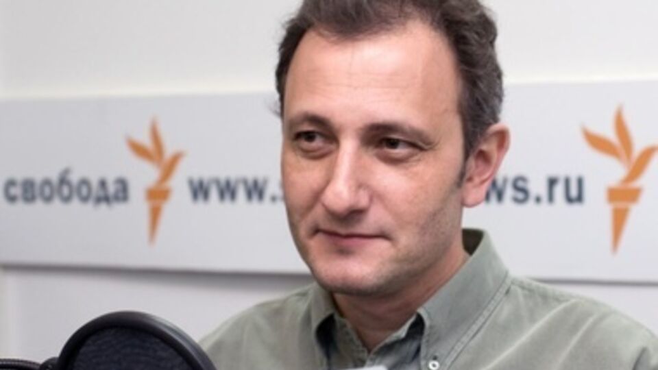 Павшие империи --- будь то Римская, Британская, Российская (она же советская), --- как и нервные клетки, не восстанавливаются, считает Колесников