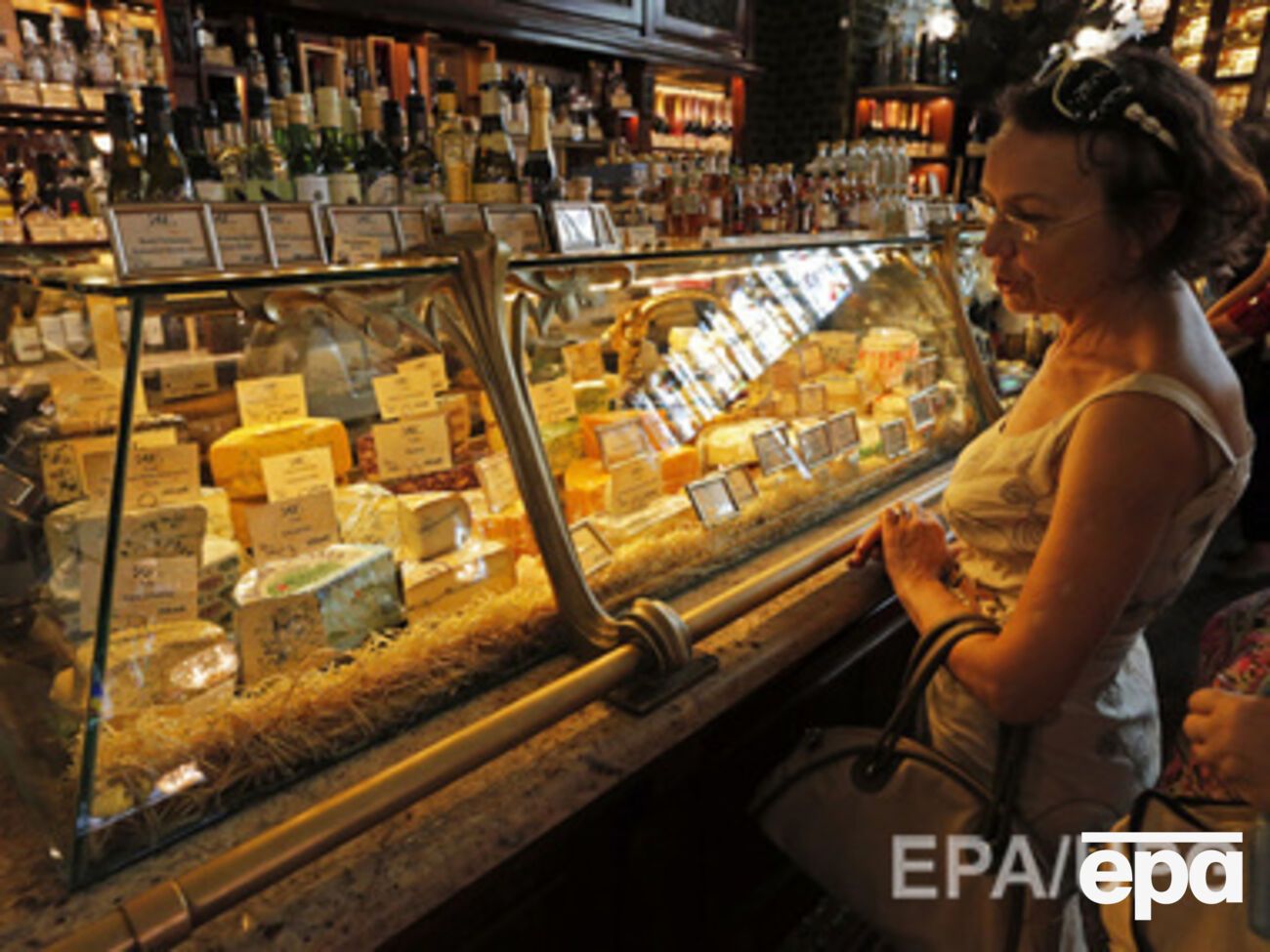 Попавшие под запрет молочные продукты из Финляндии привозят коробками