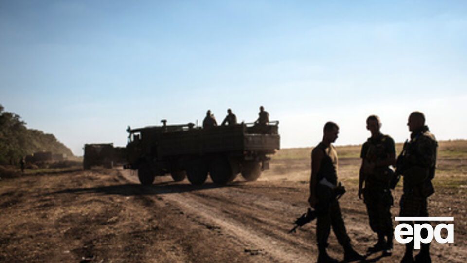 Одна из российских колонн бронетехники движется в сторону Мариуполя