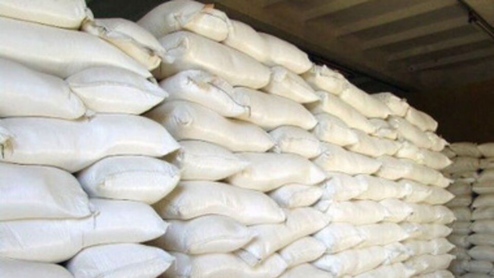 Осенью вырастут цены на сахар, но дефицита не будет, прогнозирует министр аграрной политики Игорь Швайка.