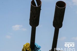 Фотографии местных жителей на фоне обожженных танков и с обожженной украинской символикой вызвали гнев проукраинских пользователей в соцсетях