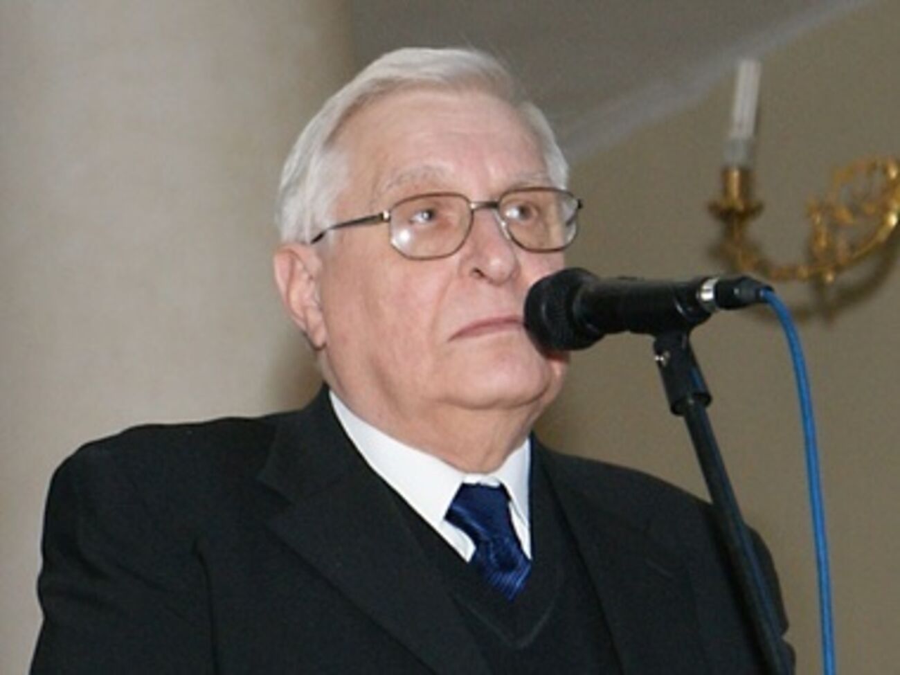 Травля великого, прекрасного музыканта, поэта &ndash; это позор, считает Басилашвили