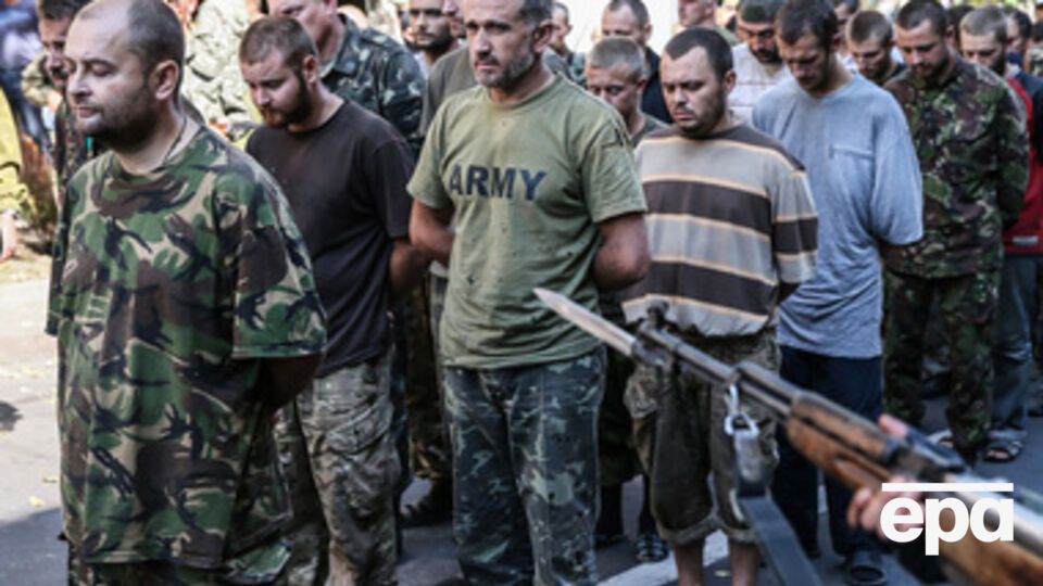 Журналисты опознали 18 участников "парада" в Донецке