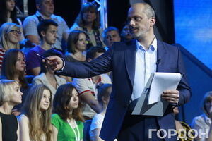 Аласания доволен тем, что Администрация президента больше не возит журналистов в заграничные командировки.