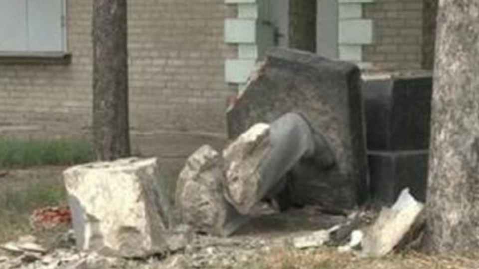 В Харькове стало на одного Ленина меньше