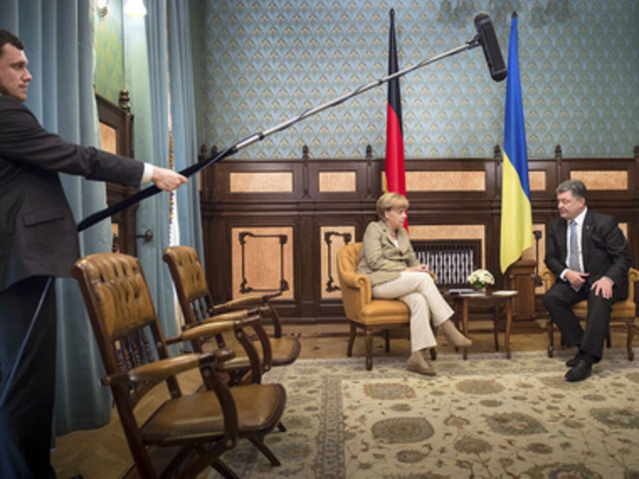 Ангела Меркель проводит переговоры с Петром Порошенко во время визита в Киев 23 августа 2014 года