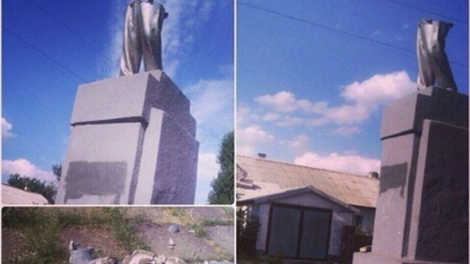 В Димитрове свалили памятники вождю