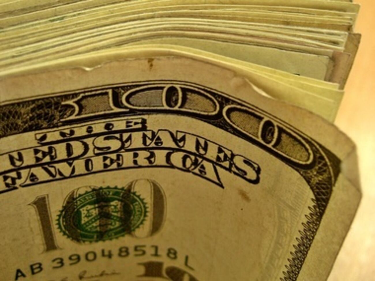 Гривна катится на дно