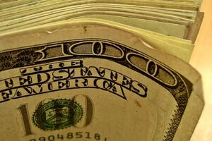 Гривна катится на дно