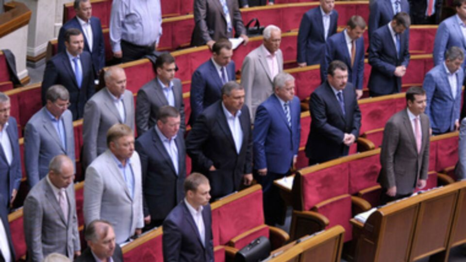 Президент хочет свалить всю вину на "предшественников", считают в ПР