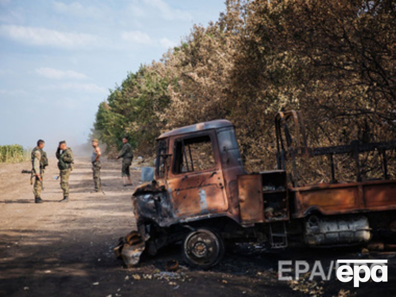 Россия продолжает поставлять боевикам вооружение и технику