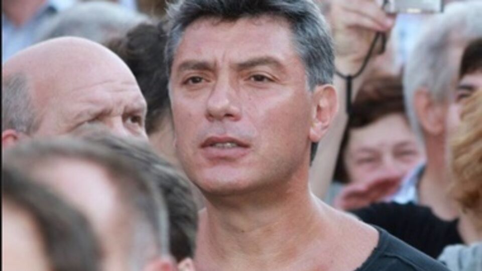 Немцов о погибших десантниках: Сейчас начнется излюбленный чекистско-путинский метод полного замалчивания этого вопроса.