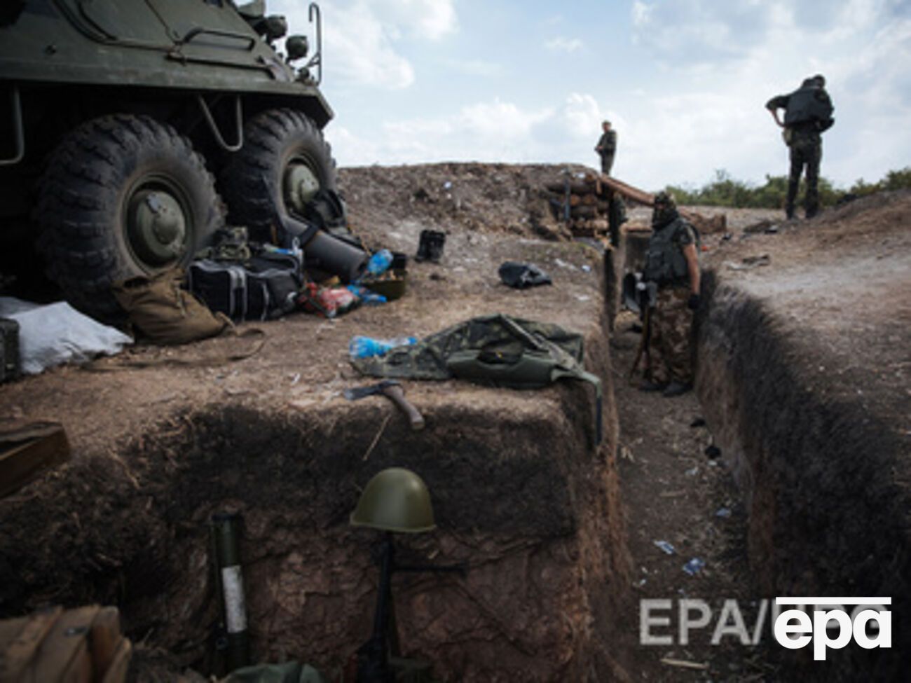 РФ продолжает переброску техники в приграничные с Донбассом районы