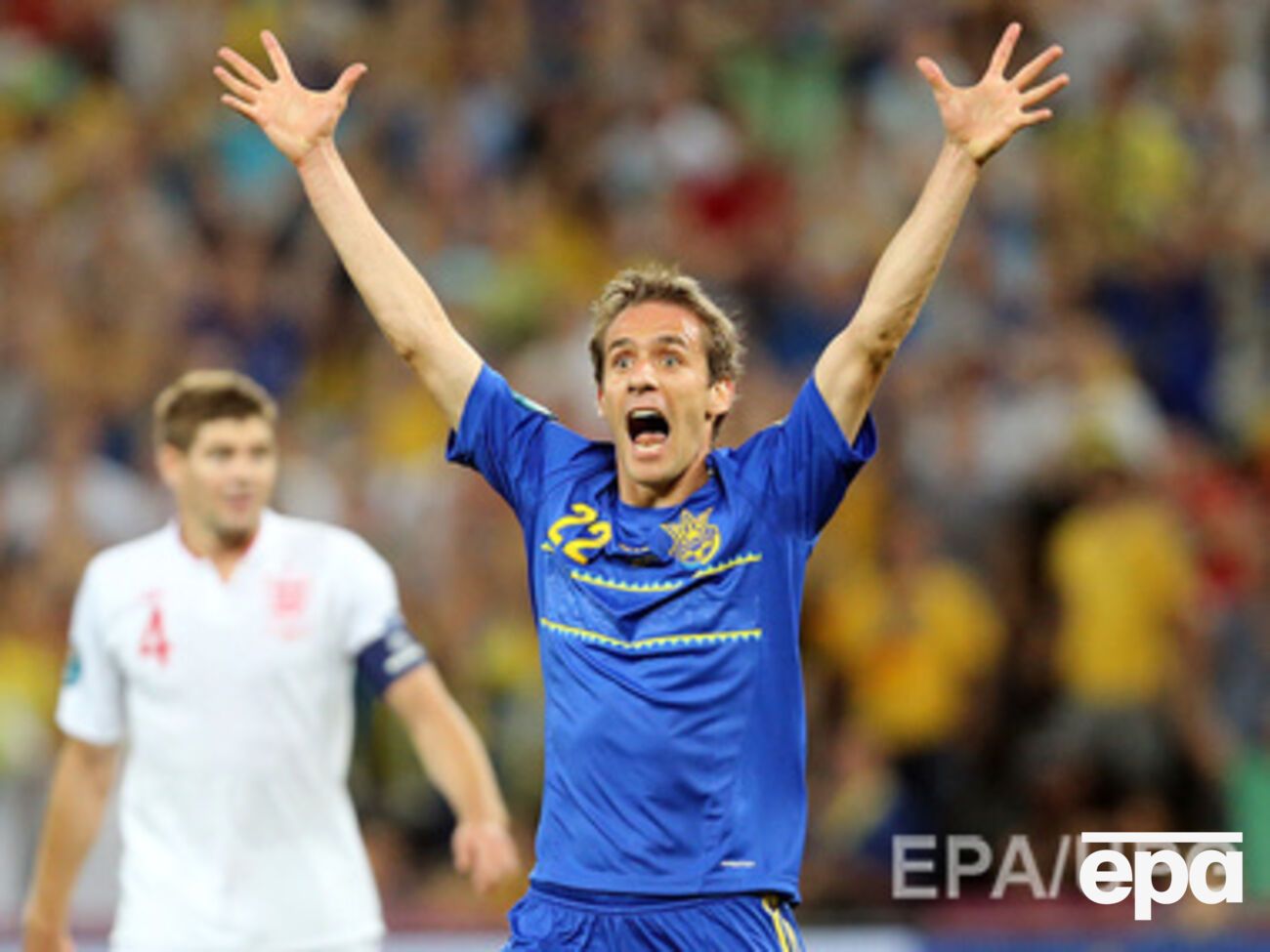 Девич в матче со сборной Англии