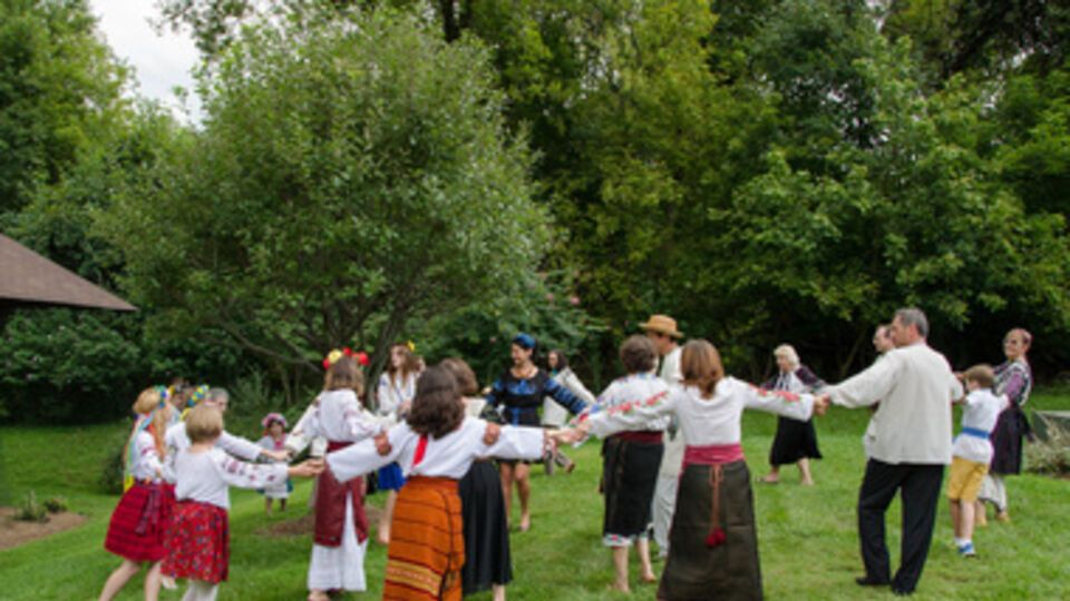 Украинка из США: Многие тут еще год назад вообще не знали, что такое Украина. Раньше было нормально назвать украинца русским. Теперь так никто не скажет