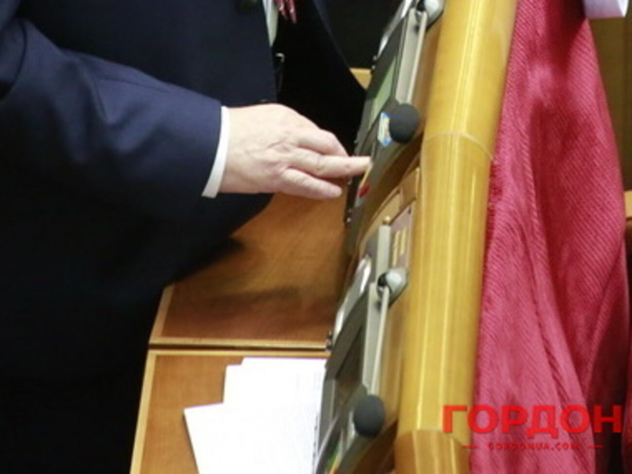 Порошенко инициировал досрочные выборы