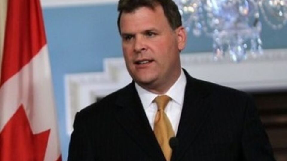 Министр иностранных дел Канады Джон Бэрд призвал союзников дать четкий ответ России на ее вторжение в Украину