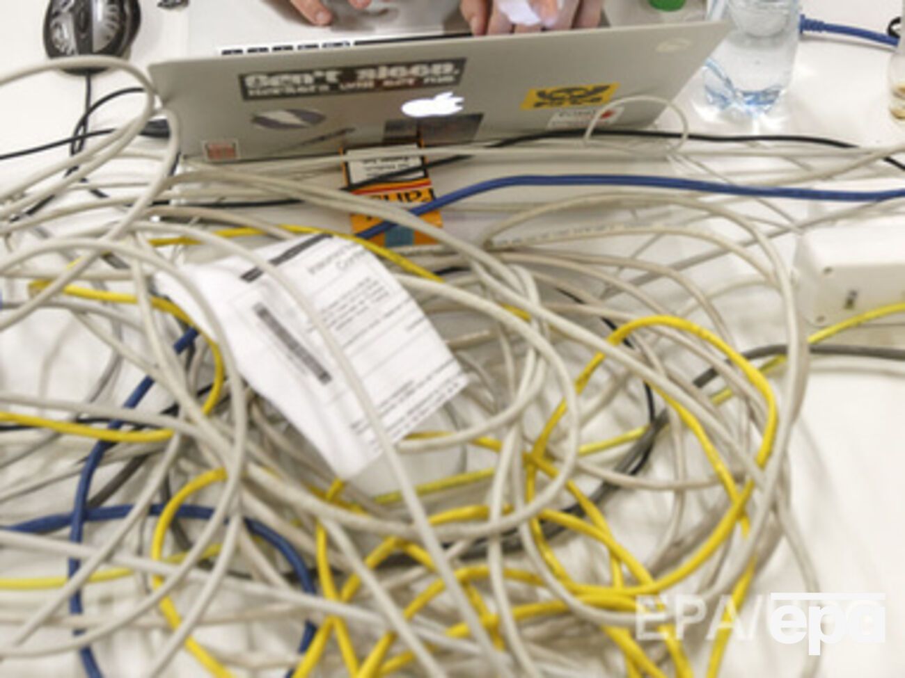 Преступники могли мстить за санкции против РФ, считают в ФБР