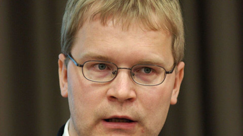 Урмас Паэт напомнил, что на Донбассе воюют около 10 тыс. российских солдат