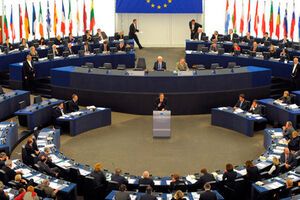 Вице-президент Европарламента Рышард Чарнецкий: Нужны санкции в виде неконвертируемости рубля