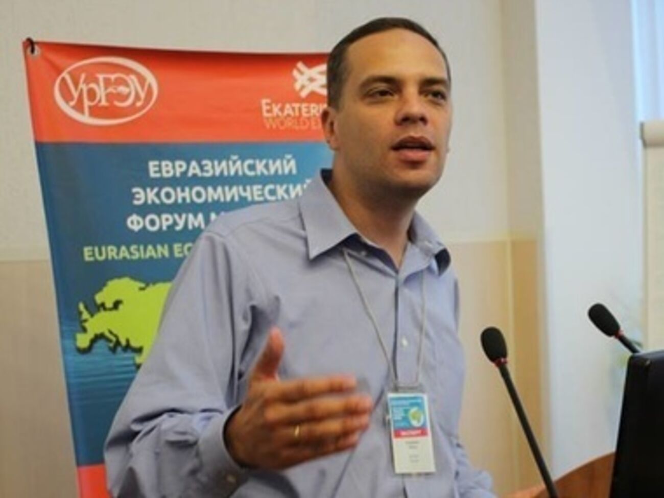 Владимир Милов