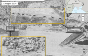 Российские военные подразделения движутся в составе колонны самоходной артиллерии в районе Краснодона