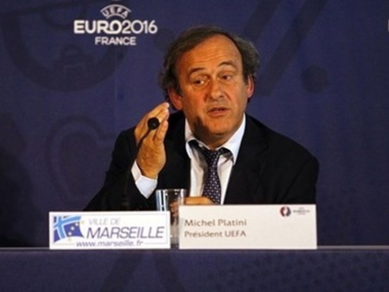 Платини надеется, что проблему крымских клубов можно будет решить на совместных переговорах