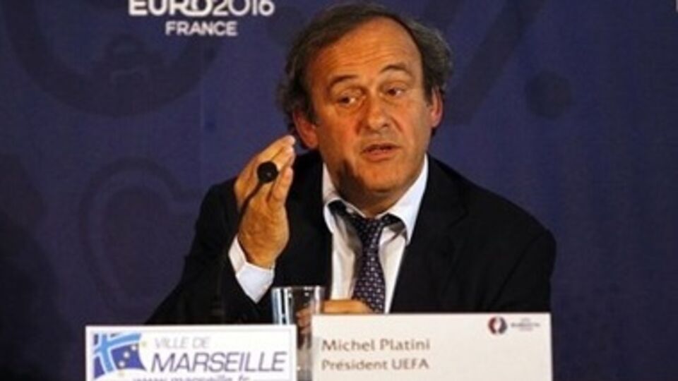 Платини надеется, что проблему крымских клубов можно будет решить на совместных переговорах