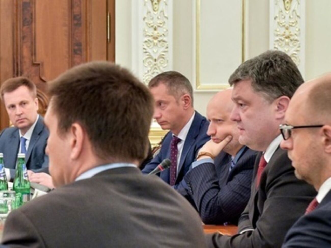 Петр Порошенко сегодня созвал экстренное заседание СНБО