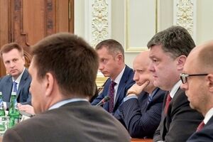 Петр Порошенко сегодня созвал экстренное заседание СНБО