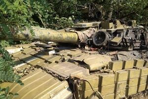 При прорыве один из танков колонны подбили